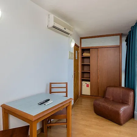 アパートホテル Folias 3*