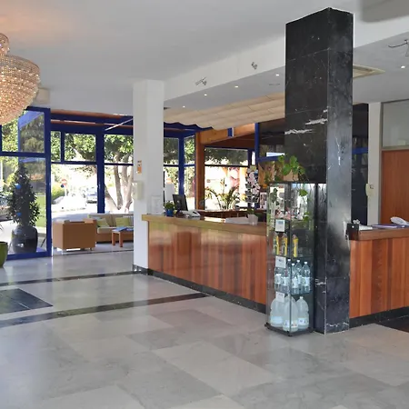 New Folías Aparthotel 3*
