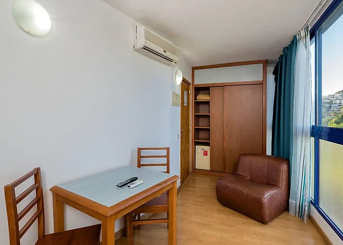 Apart Otel Folias 3*